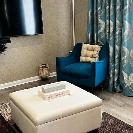Cheerful 3 Bedroom Townhouse With Free Parking. Біллерікі Екстер'єр фото