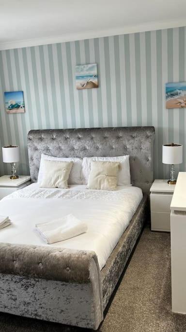 Cheerful 3 Bedroom Townhouse With Free Parking. Біллерікі Екстер'єр фото
